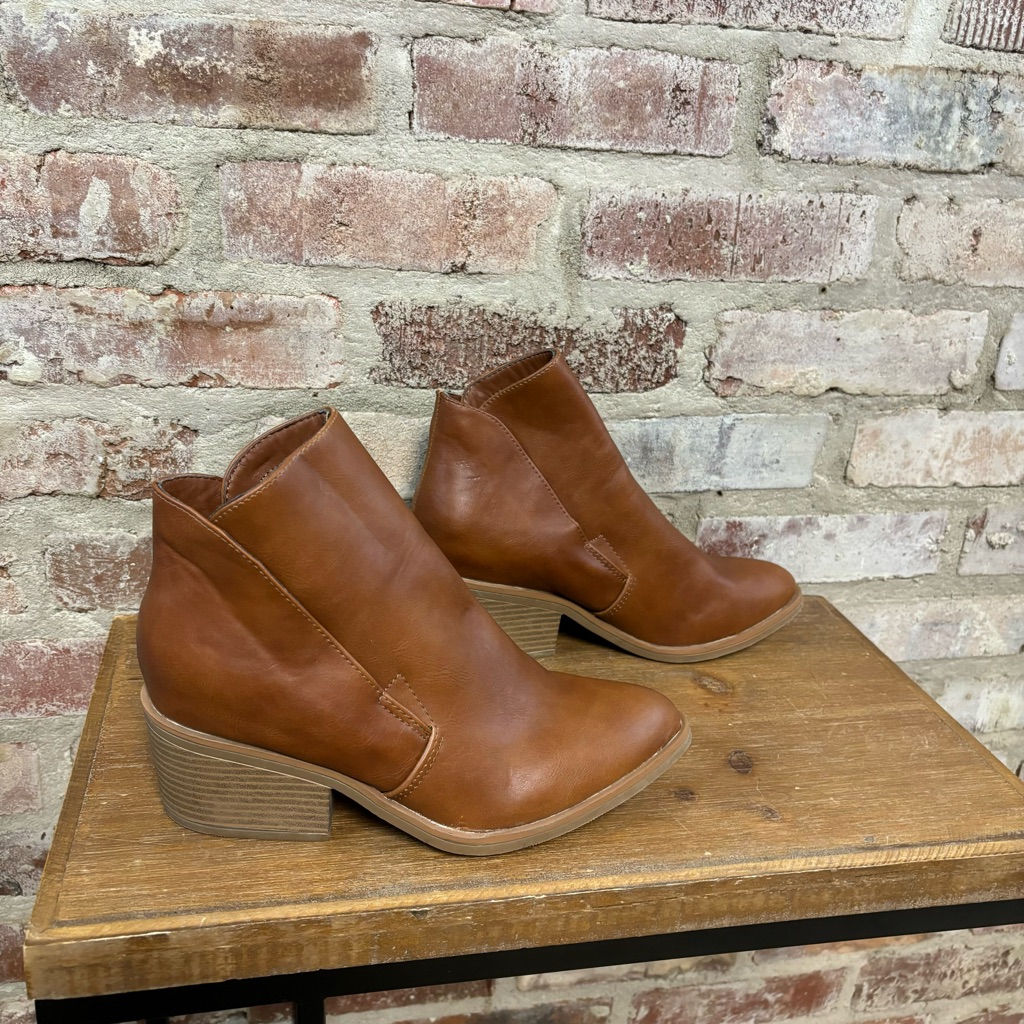 Apt 9 Brown Chunky Heel Ankles Boots Size 10
